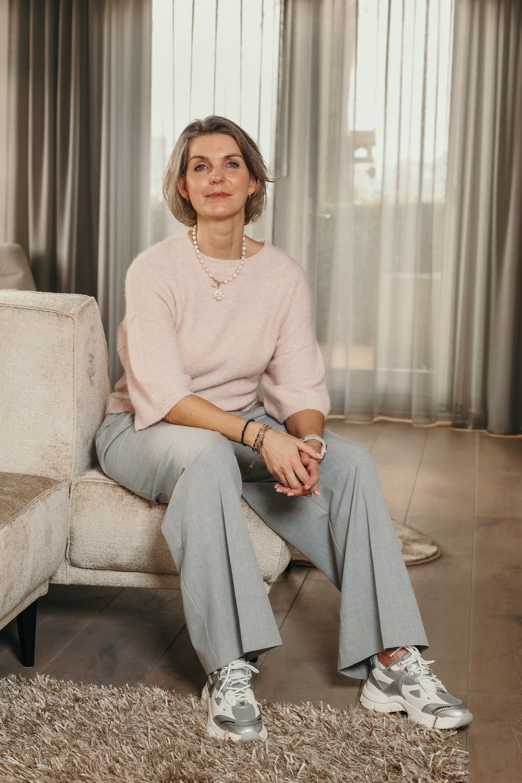 Dianne Verkerk Dianne Verkerk – coach en ervaringsdeskundige op het gebied van re-integratie na kanker, zet haar persoonlijke verhaal en HR-expertise in om anderen te begeleiden.